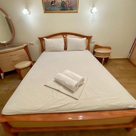 Yaroslav Osmomysl Square Apartments Lviv Extérieur photo