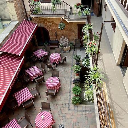 Yaroslav Osmomysl Square Apartments Lviv Extérieur photo
