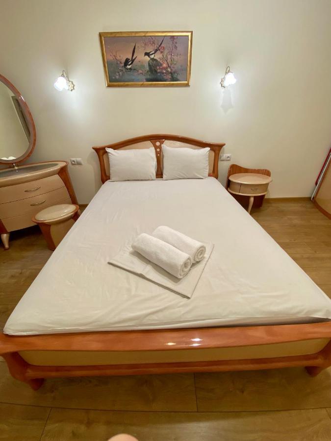 Yaroslav Osmomysl Square Apartments Lviv Extérieur photo